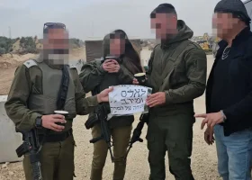 חלוקת מארזים מפנקים לחיילים